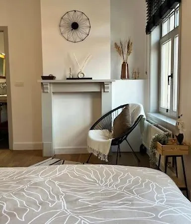 Ura Center Oda ve Kahvaltı Brugge